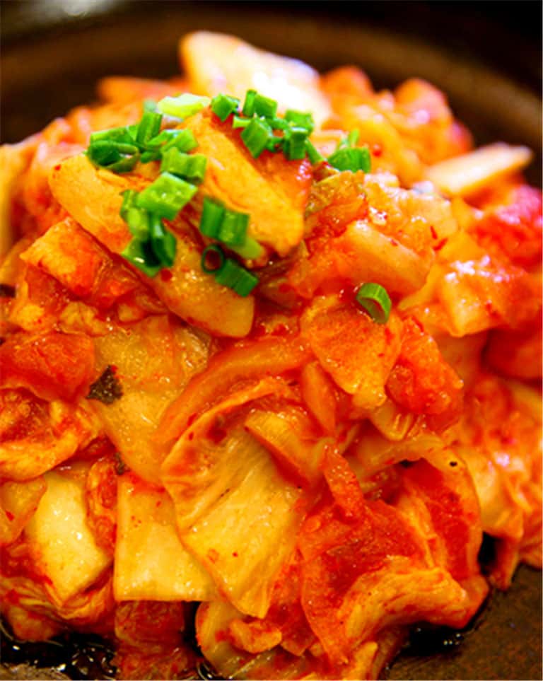 肉类—辣白菜炒五花肉(图1)