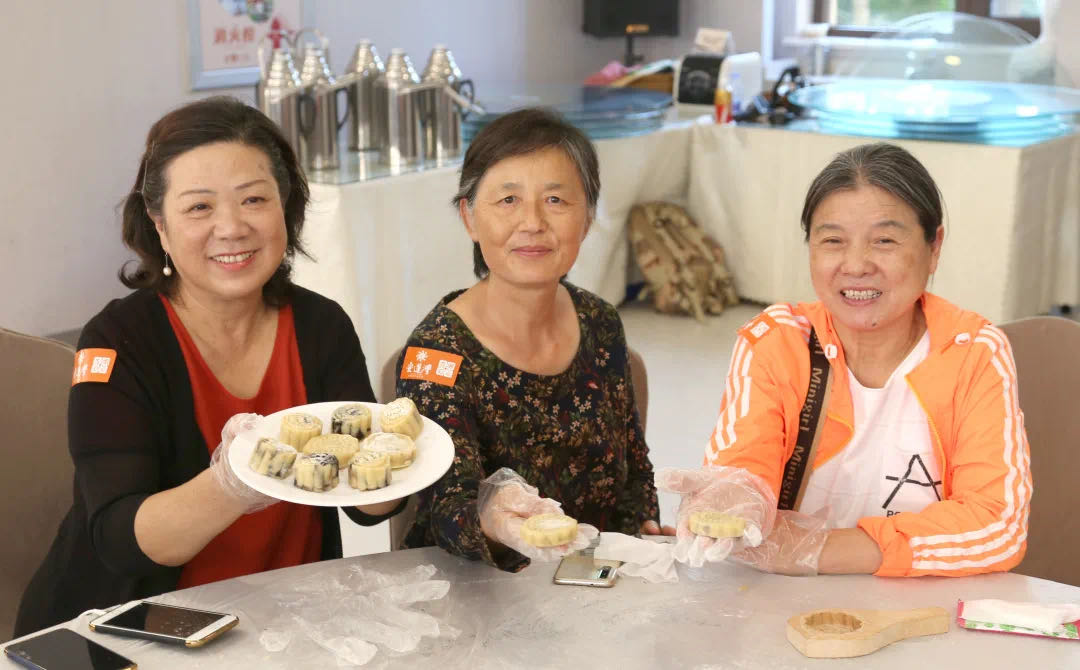 巧手做月饼 共话邻里情(图11)